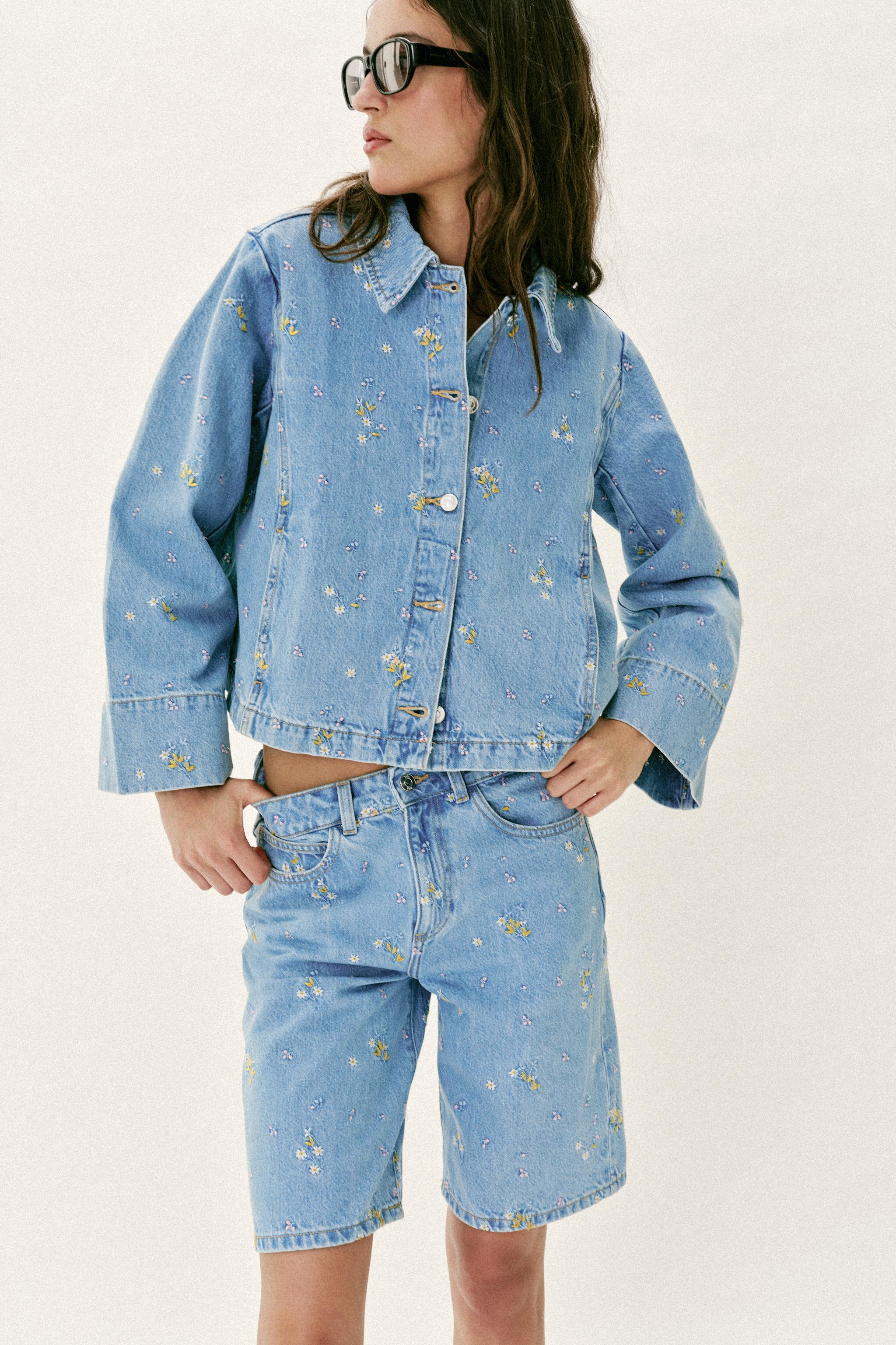 SHORT Z1975 EN JEAN BRODERIES FLEURIES ENSEMBLE